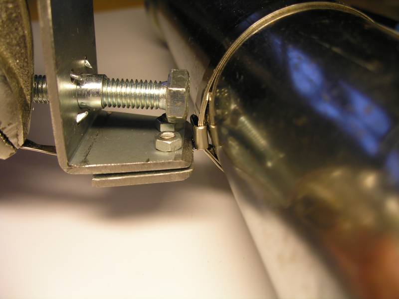 Bend the tool 90 degrees to lock the clamp Bend the tool 90 degrees to lock the clamp