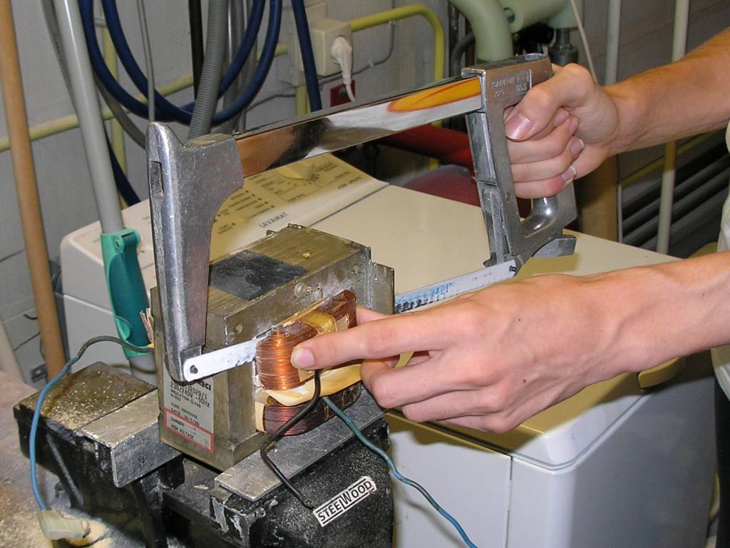 DIY spot welder block diagram with wire mesh 